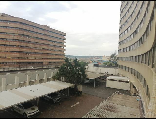 0.5 BEDROOM FLAT FOR SALE IN DURBAN CENTRAL